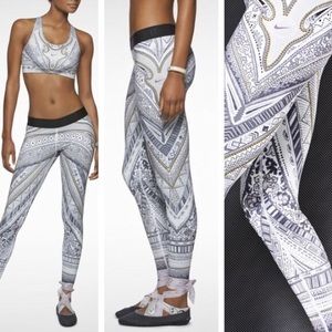 Nike TIGHT OF THE MOMENT Arctic Monarch